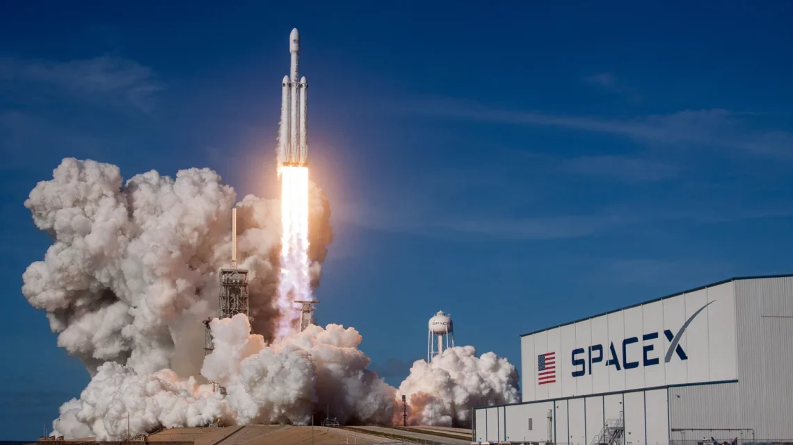 Elon Musk la tête dans les étoiles Elon Musk la tête dans les étoiles